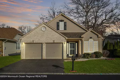 19 Tudor Ct, Jackson, NJ 08527