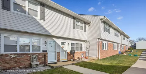 8 California Ct #719, Matawan, NJ 07747