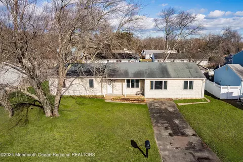 706 Pine St, Lanoka Harbor, NJ 08734