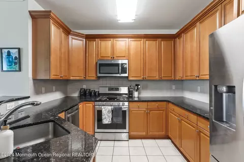 445 Masterson Ct, Ewing, NJ 08618 photo 9