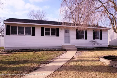 514 Rhode Island Ave, Brick, NJ 08724