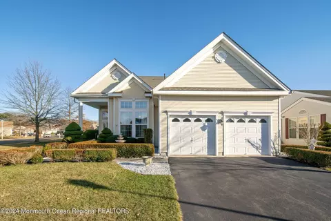 18 Meadowbrook, Barnegat, NJ 08005