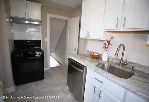 236 Broad St, Matawan, NJ 07747 photo 9
