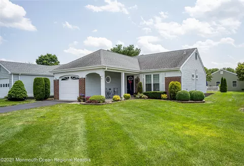 63 Dorset Rd, Manchester, NJ 08759