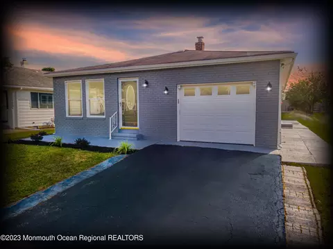 289 Barbados Dr N, Toms River, NJ 08757
