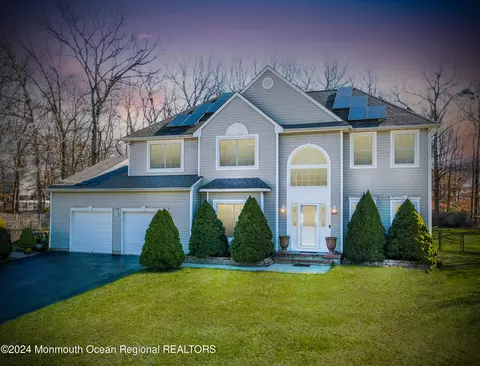 2039 Mackenzie Rd, Toms River, NJ 08755