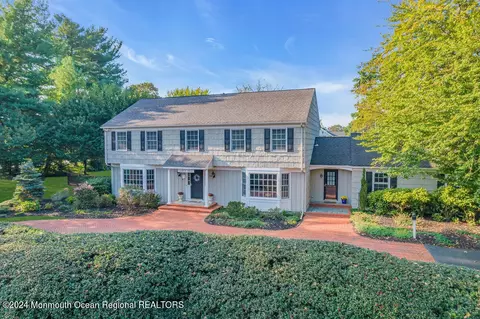 14 Woodside Dr, Rumson, NJ 07760