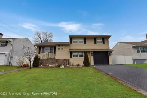 22 Bernath St, Carteret, NJ 07008