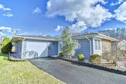 3 Thoreau Ct, Brick, NJ 08724