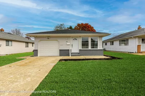 48 Scarborough Pl, Toms River, NJ 08757