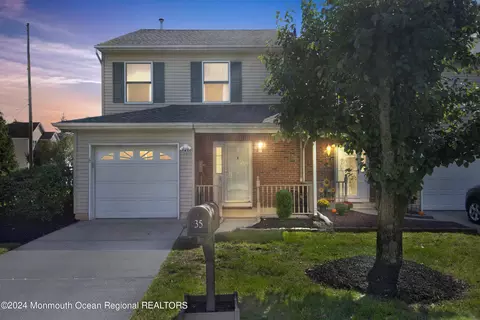 35 2nd St, Spotswood, NJ 08884