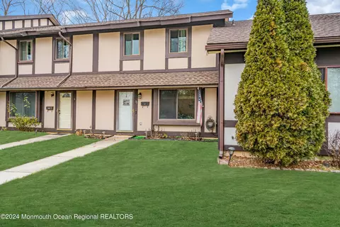75 Whitebirch Ct, Lumberton, NJ 08048