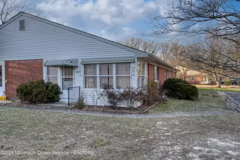 38 Snowberry Ln #D, Whiting, NJ 08759