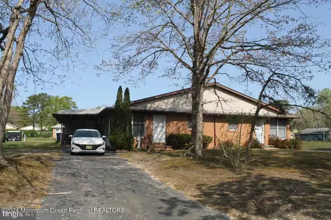 22 Cranberry Rd #13A, Manahawkin, NJ 08050