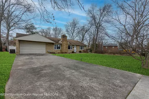 25 Litle Ave, Delran, NJ 08075