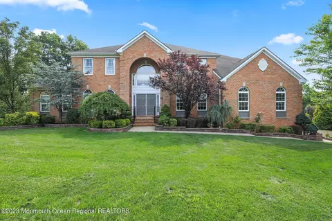 14 Amagansett Ln, Old Bridge, NJ 08857