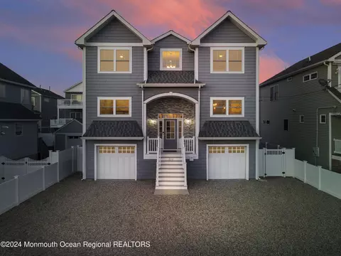 212 12th Ave, Seaside Park, NJ 08752