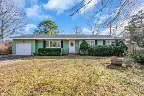 231 Nautilus Blvd, Forked River, NJ 08731