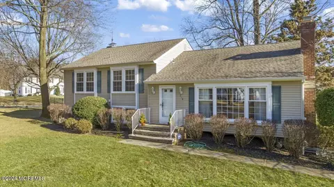 218 Ballantine Rd, Middletown, NJ 07748
