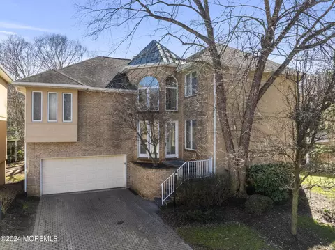 173 Palm Desert Ct, Holmdel, NJ 07733