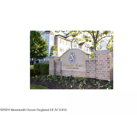 7 Centre St #1104, Ocean, NJ 07712