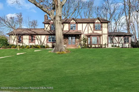 8 Blair Ct, Ocean, NJ 07712
