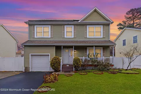 1073 Minnesota Ave, Toms River, NJ 08753