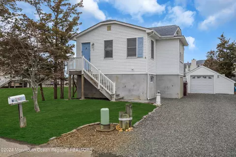 3 Oceanport Ave, Bayville, NJ 08721