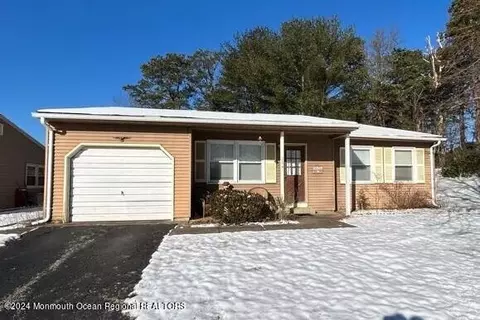 28 Caribou Dr #70, Whiting, NJ 08759