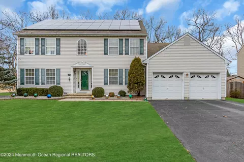 28 Grand Teton Ave, Howell, NJ 07731