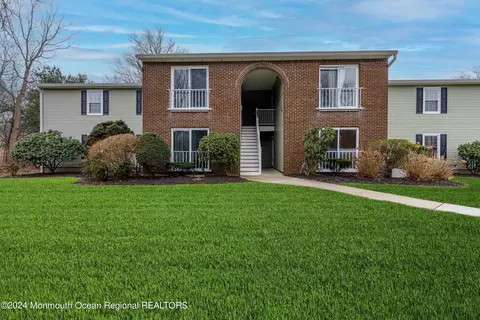 504 Harding Rd #5, Freehold, NJ 07728