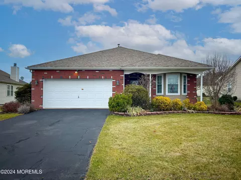 16 Coventry Ter, Marlboro, NJ 07746