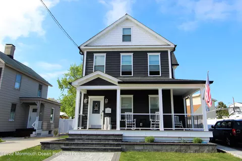 171 1st St, Keyport, NJ 07735