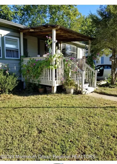 Exterior - 8 Eagle Rd, Jackson, NJ 08527 photo 3 of 4