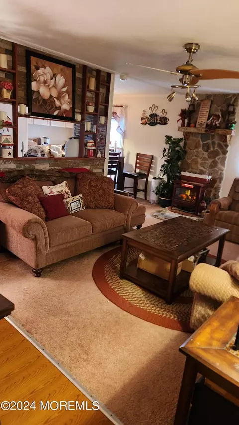 Living - 8 Eagle Rd, Jackson, NJ 08527 photo 3 of 6