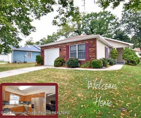 1361 Gleniffer Hill Rd, Toms River, NJ 08755