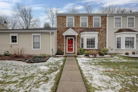 91 Wilshire Ct, Old Bridge, NJ 08857