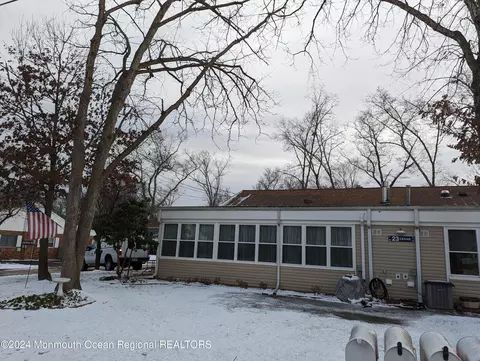 23 B Cedar St, Toms River, NJ 08757