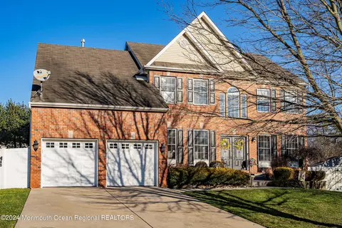 3 Overlook Ct, Bayville, NJ 08721