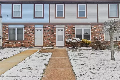 254 Greenwood Loop Rd, Brick, NJ 08724