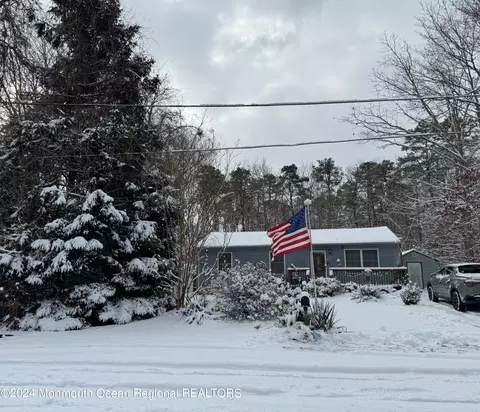 6 Hudson Ave, Barnegat, NJ 08005