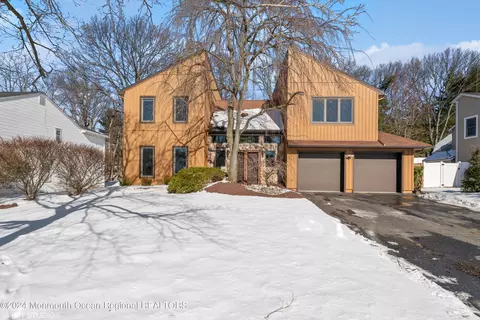 23 Hawthorne Ave, Holmdel, NJ 07733