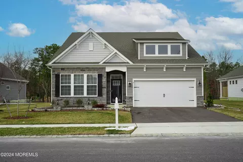 3 Woodchuck Dr, Barnegat, NJ 08005