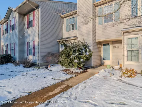 35 Whistler Dr #11, Freehold, NJ 07728