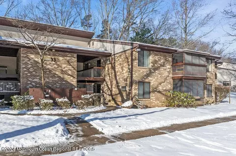 93 Arrowood Rd #D, Manalapan, NJ 07726