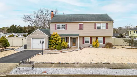 39 Pomona Dr, Barnegat, NJ 08005