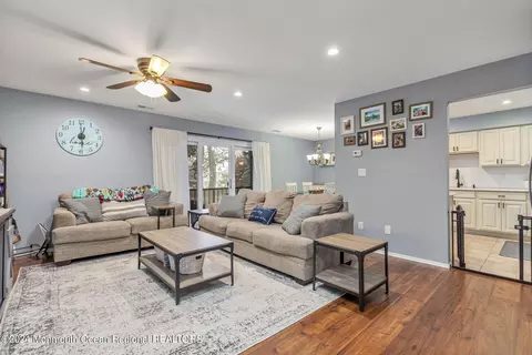 308 Gloucester Ct, Aberdeen, NJ 07747