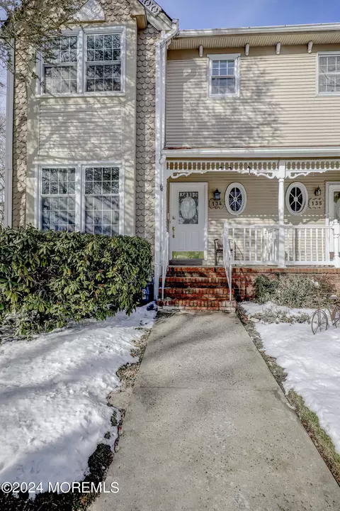 134 Northampton Dr, Holmdel, NJ 07733