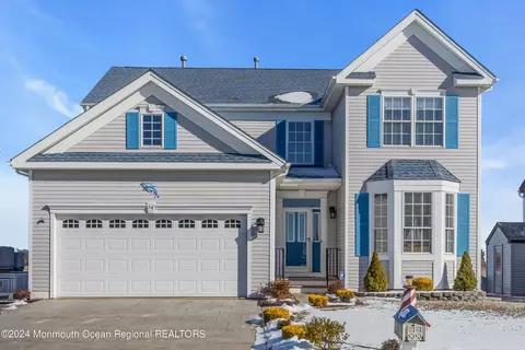 14 Bowsprit Dr, Berkeley, NJ 08721
