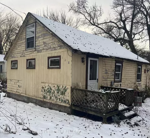 128 Center Ave, Middletown, NJ 07748